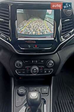 Внедорожник / Кроссовер Jeep Cherokee 2020 в 