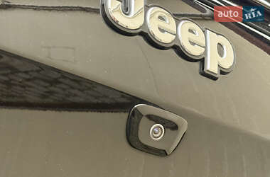 Позашляховик / Кросовер Jeep Cherokee 2017 в 