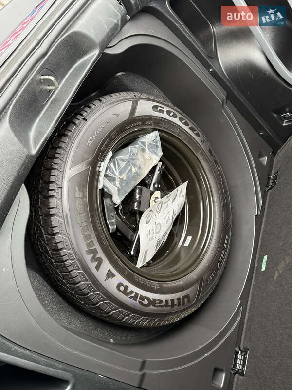 Внедорожник / Кроссовер Jeep Cherokee 2017 в 