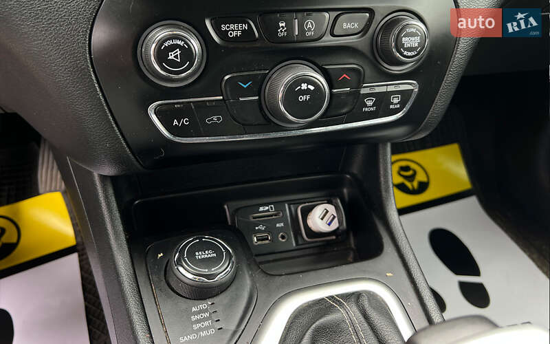 Внедорожник / Кроссовер Jeep Cherokee 2018 в Львове