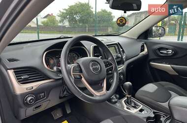 Внедорожник / Кроссовер Jeep Cherokee 2017 в 
