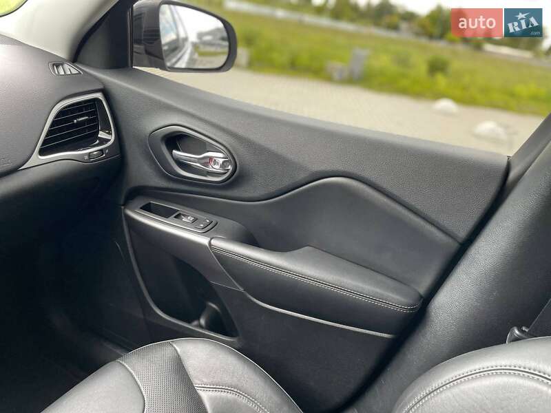 Позашляховик / Кросовер Jeep Cherokee 2018 в Львові