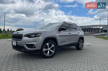 Внедорожник / Кроссовер Jeep Cherokee 2018 в 