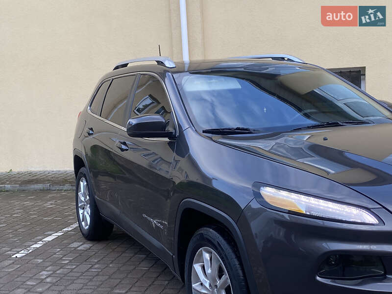 Внедорожник / Кроссовер Jeep Cherokee 2016 в Трускавце