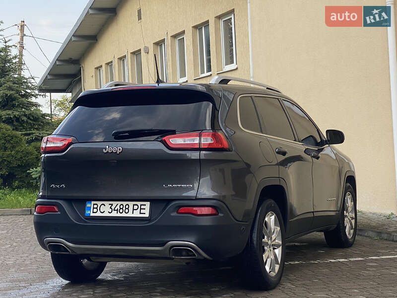 Внедорожник / Кроссовер Jeep Cherokee 2016 в Трускавце