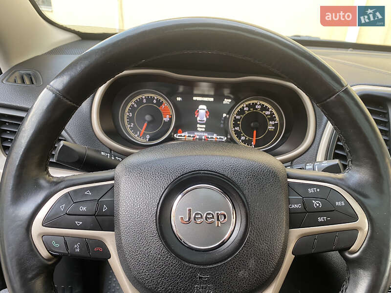 Внедорожник / Кроссовер Jeep Cherokee 2016 в Трускавце