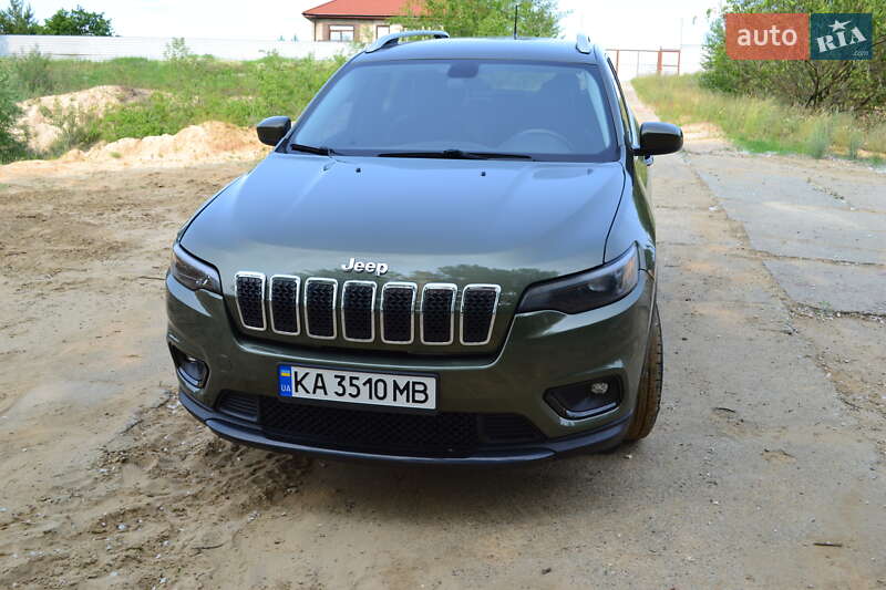 Внедорожник / Кроссовер Jeep Cherokee 2018 в Киеве