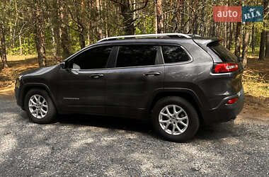 Позашляховик / Кросовер Jeep Cherokee 2016 в 