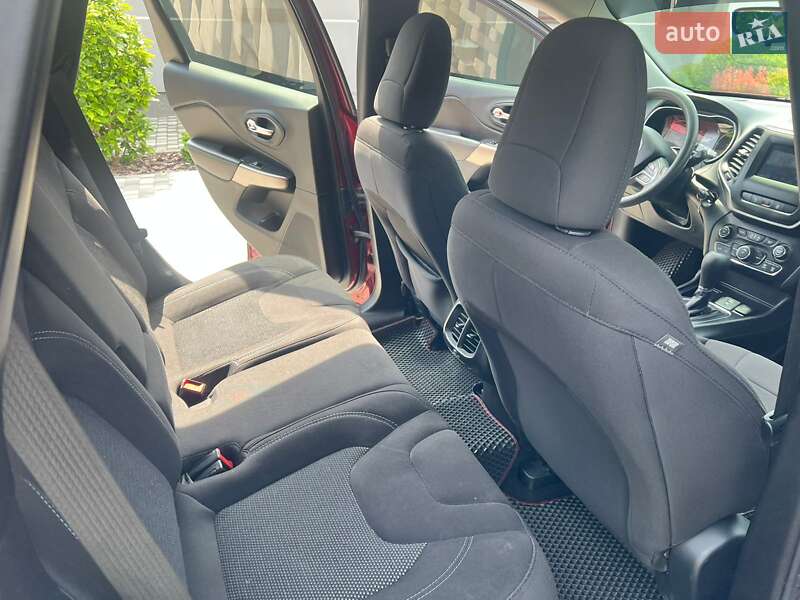 Внедорожник / Кроссовер Jeep Cherokee 2020 в Чернигове