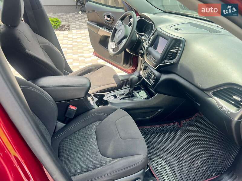 Внедорожник / Кроссовер Jeep Cherokee 2020 в Чернигове