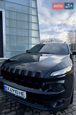 Внедорожник / Кроссовер Jeep Cherokee 2015 в 