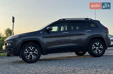 Внедорожник / Кроссовер Jeep Cherokee 2015 в 