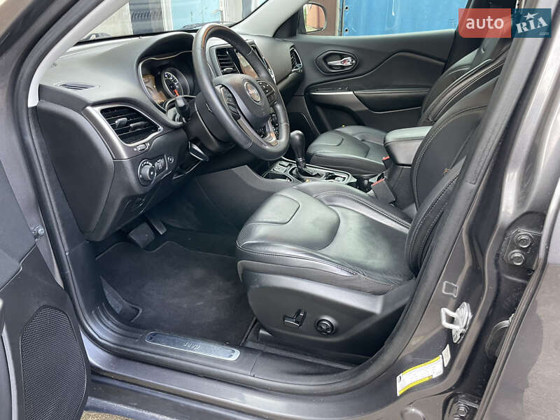 Позашляховик / Кросовер Jeep Cherokee 2019 в Рівному