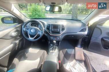 Внедорожник / Кроссовер Jeep Cherokee 2015 в 