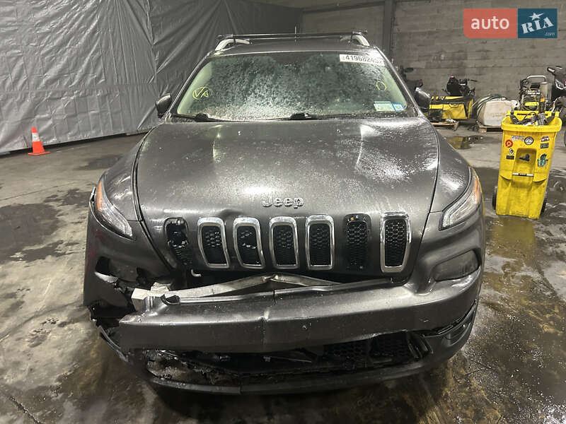 Внедорожник / Кроссовер Jeep Cherokee 2016 в 