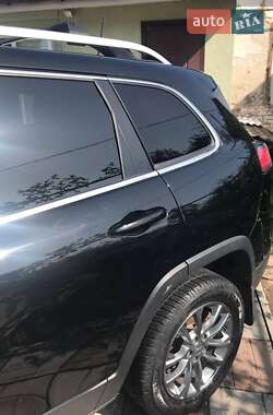Внедорожник / Кроссовер Jeep Cherokee 2018 в 