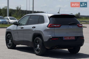 Внедорожник / Кроссовер Jeep Cherokee 2015 в 