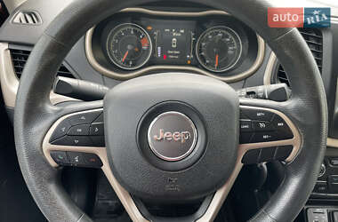 Внедорожник / Кроссовер Jeep Cherokee 2018 в 