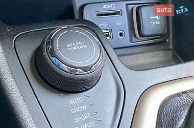 Внедорожник / Кроссовер Jeep Cherokee 2015 в 