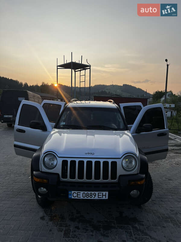 Позашляховик / Кросовер Jeep Cherokee 2004 в Путилі