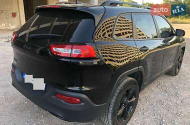 Внедорожник / Кроссовер Jeep Cherokee 2016 в 