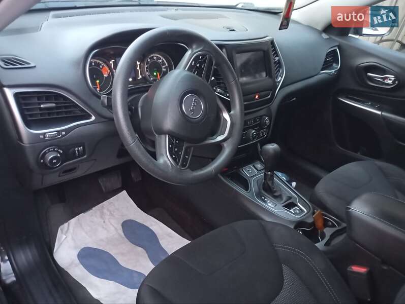Внедорожник / Кроссовер Jeep Cherokee 2018 в Кременчуге