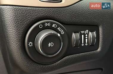 Внедорожник / Кроссовер Jeep Cherokee 2015 в 