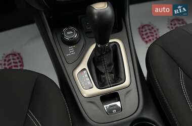 Внедорожник / Кроссовер Jeep Cherokee 2015 в 