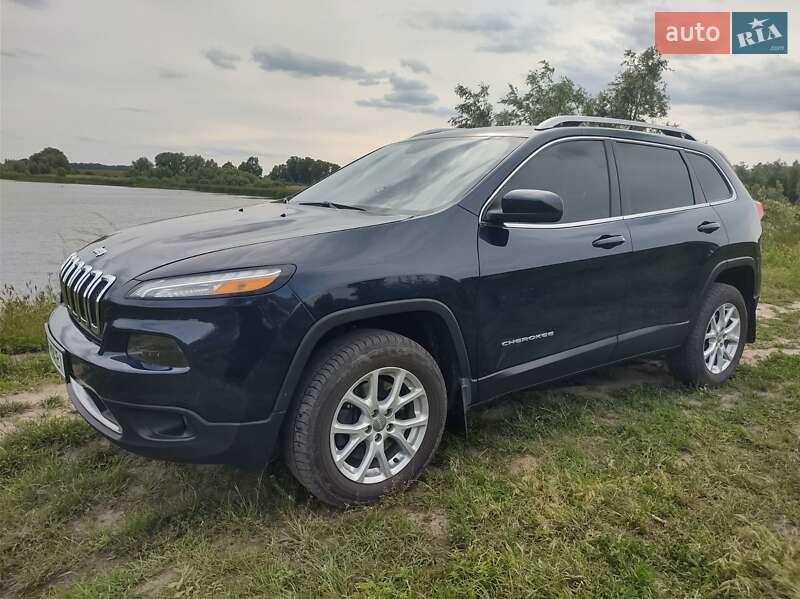 Внедорожник / Кроссовер Jeep Cherokee 2015 в Прилуках