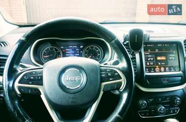 Внедорожник / Кроссовер Jeep Cherokee 2013 в 