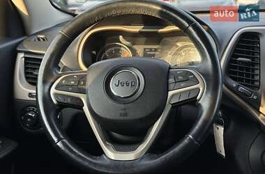 Внедорожник / Кроссовер Jeep Cherokee 2016 в 