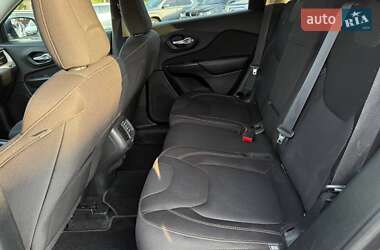 Внедорожник / Кроссовер Jeep Cherokee 2016 в 
