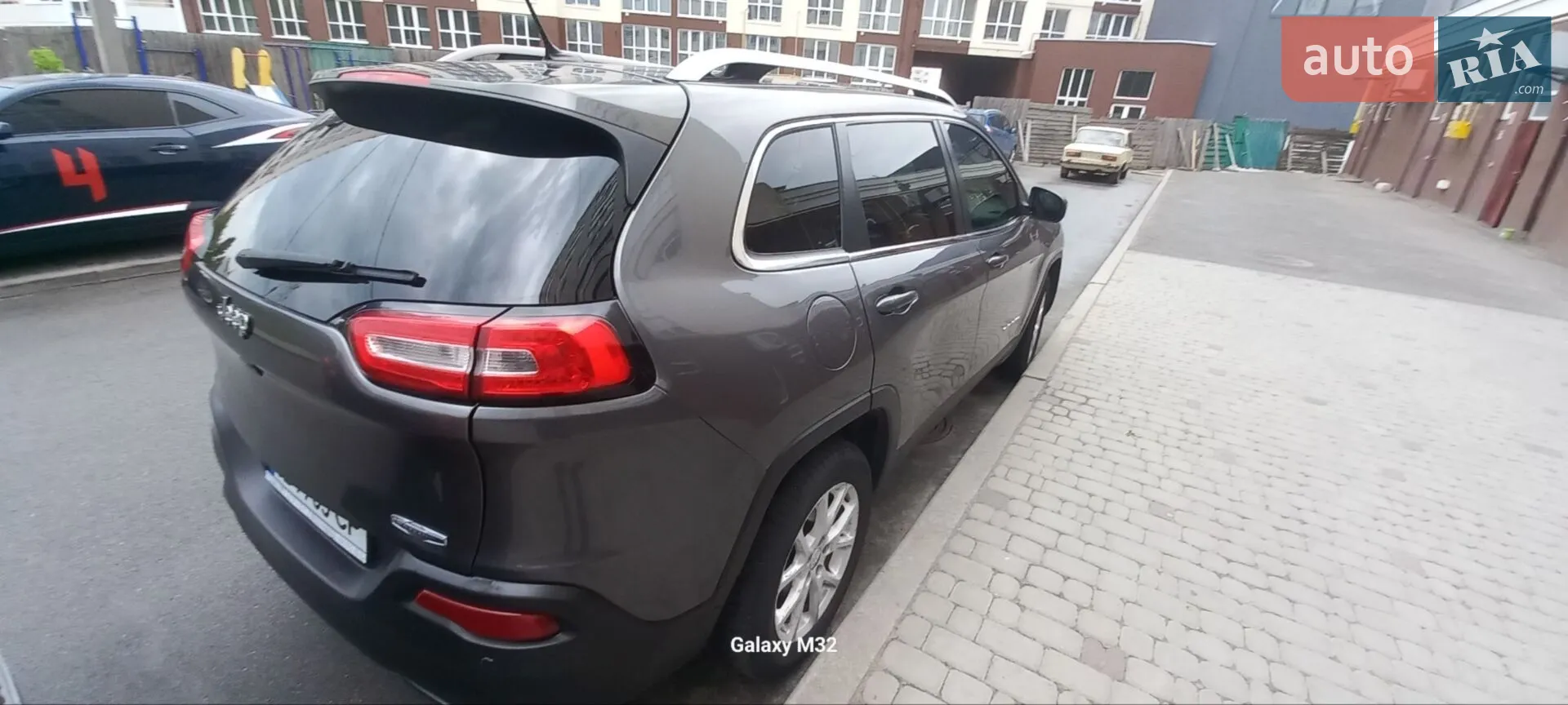 2016 Jeep Cherokee - мініатюра 2