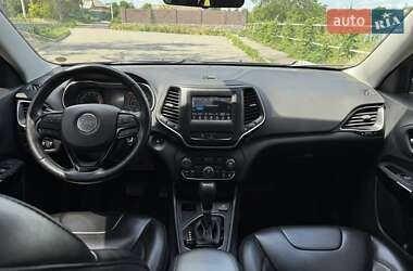 Внедорожник / Кроссовер Jeep Cherokee 2019 в 