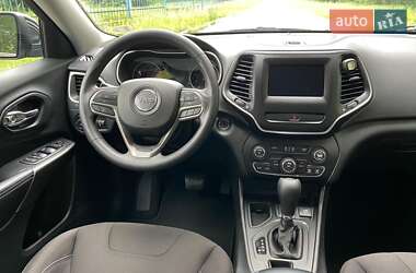 Внедорожник / Кроссовер Jeep Cherokee 2018 в 