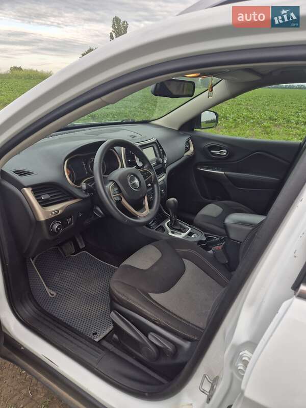 Позашляховик / Кросовер Jeep Cherokee 2018 в Гайсину