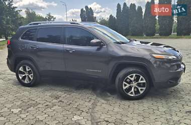 Внедорожник / Кроссовер Jeep Cherokee 2014 в 