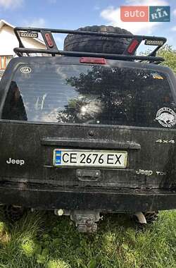 Внедорожник / Кроссовер Jeep Cherokee 2001 в 