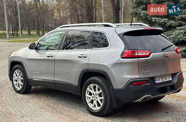 Внедорожник / Кроссовер Jeep Cherokee 2015 в 