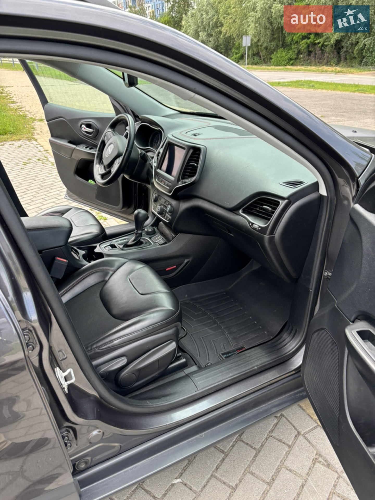 2020 Jeep Cherokee - мініатюра 14
