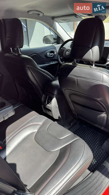 Внедорожник / Кроссовер Jeep Cherokee 2018 в Ужгороде фото 32 Внедорожник / Кроссовер Jeep Cherokee 2018 в Ужгороде