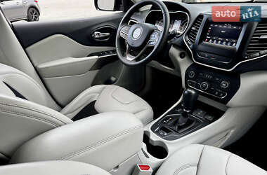 Позашляховик / Кросовер Jeep Cherokee 2020 в 