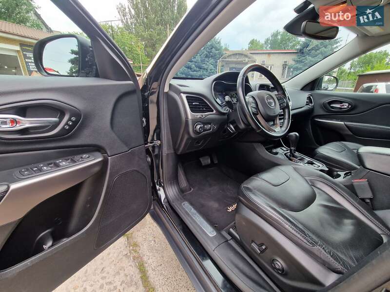 Внедорожник / Кроссовер Jeep Cherokee 2020 в Днепре
