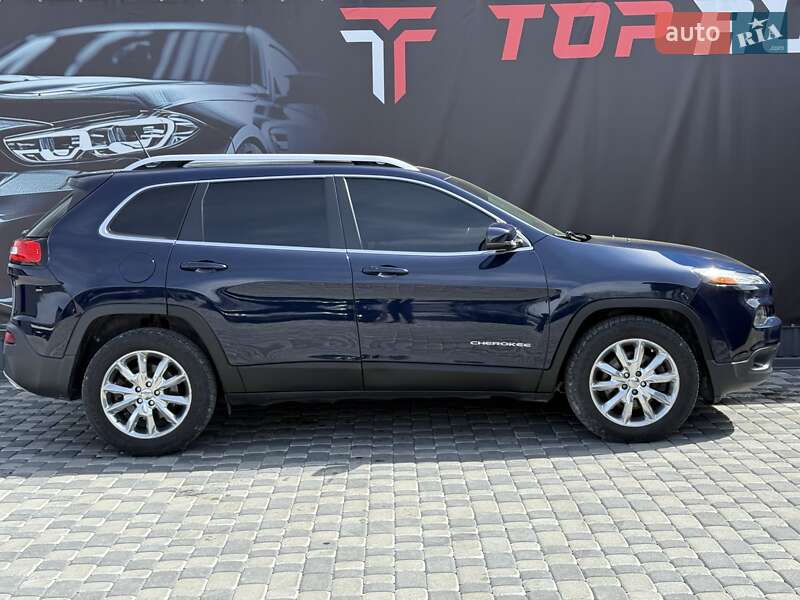 Позашляховик / Кросовер Jeep Cherokee 2015 в Львові