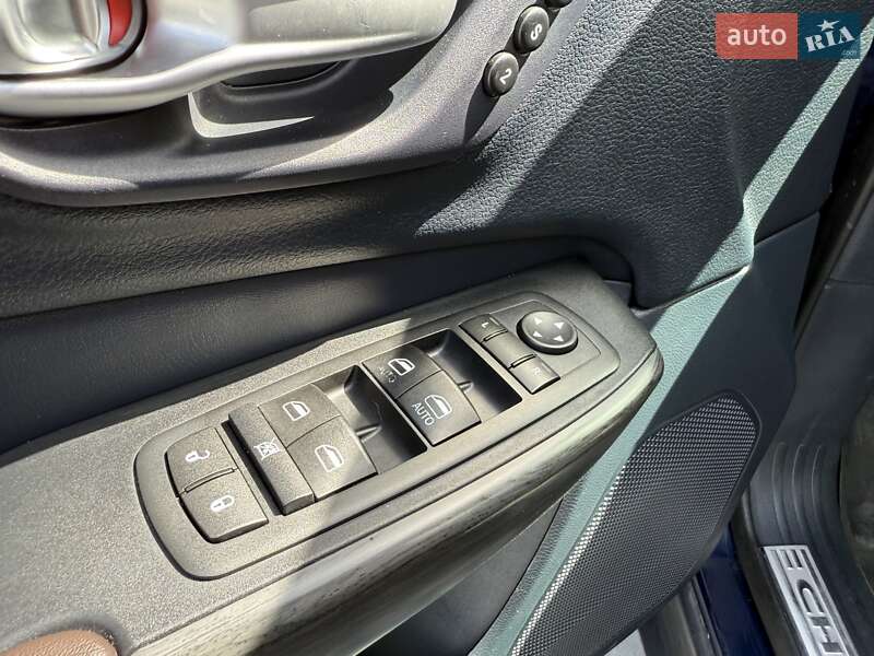 Позашляховик / Кросовер Jeep Cherokee 2015 в Львові