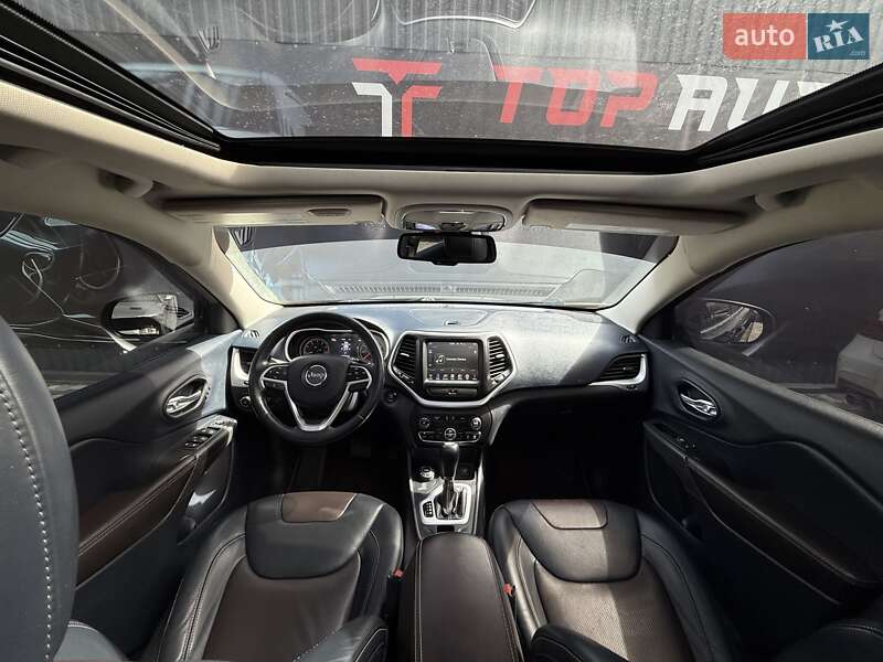 Позашляховик / Кросовер Jeep Cherokee 2015 в Львові