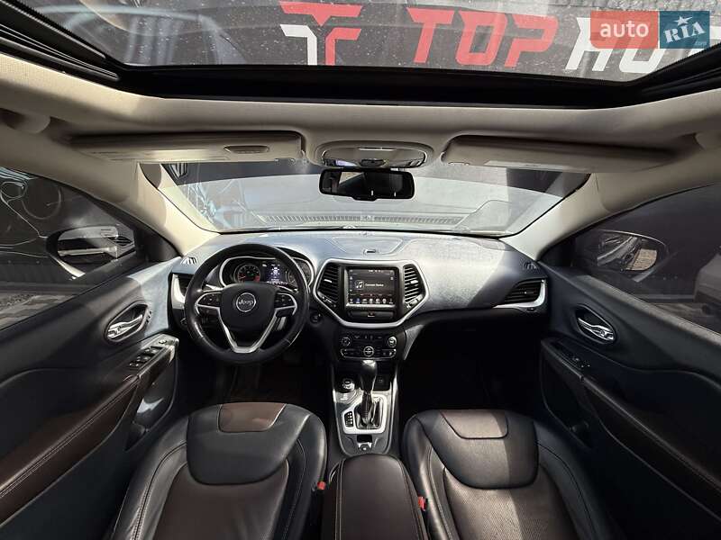 Позашляховик / Кросовер Jeep Cherokee 2015 в Львові