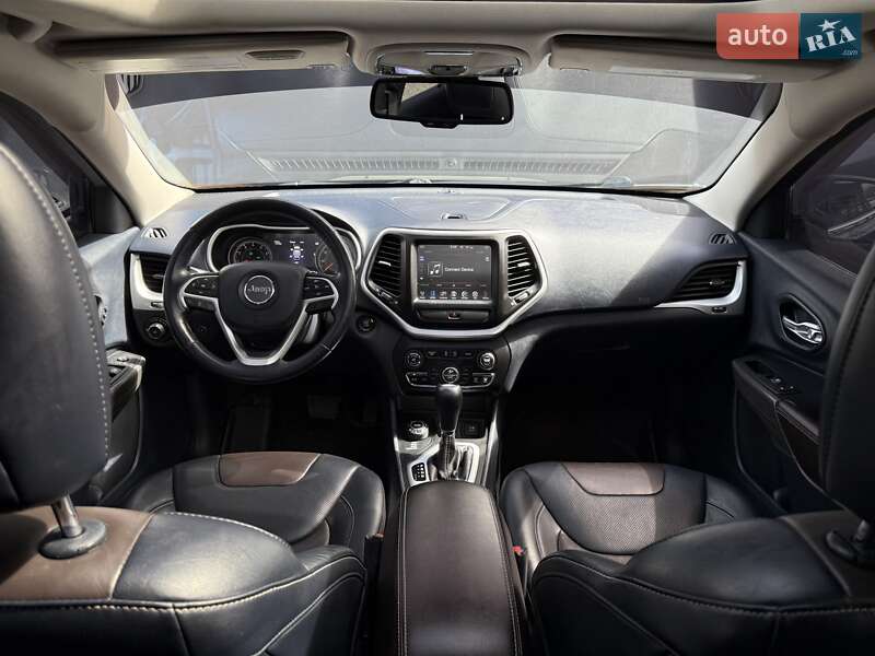 Позашляховик / Кросовер Jeep Cherokee 2015 в Львові