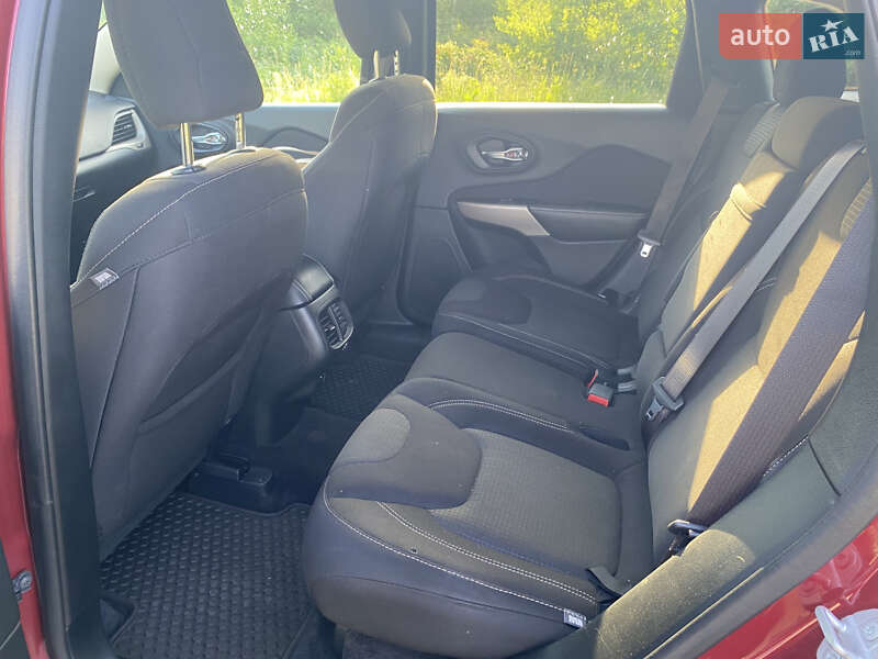 Внедорожник / Кроссовер Jeep Cherokee 2017 в Стрые