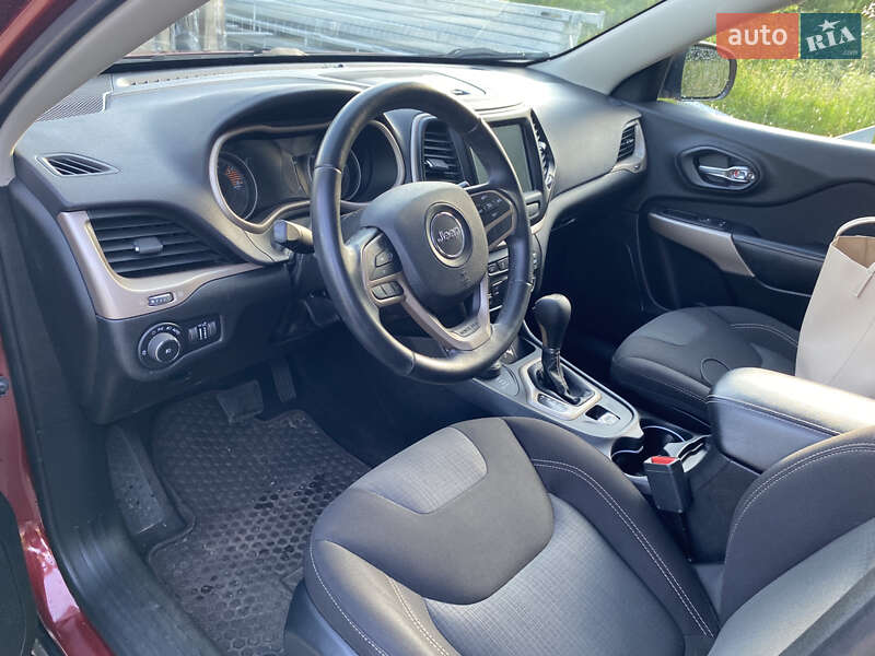 Внедорожник / Кроссовер Jeep Cherokee 2017 в Стрые